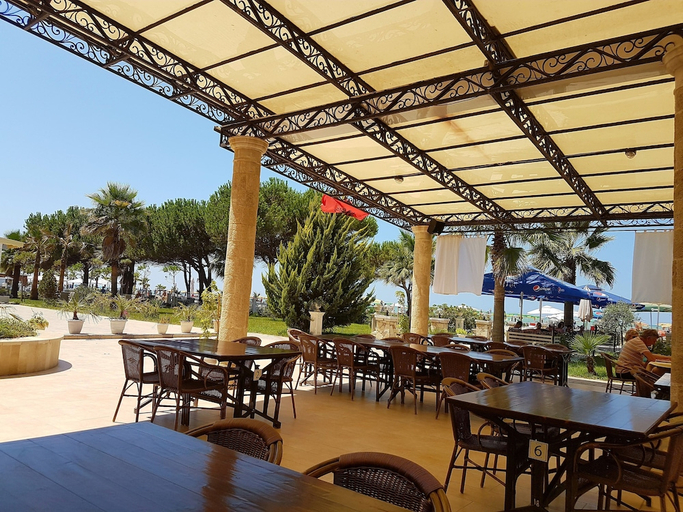 Food & Drinks 5, Royal Park Hotel, Kavajës