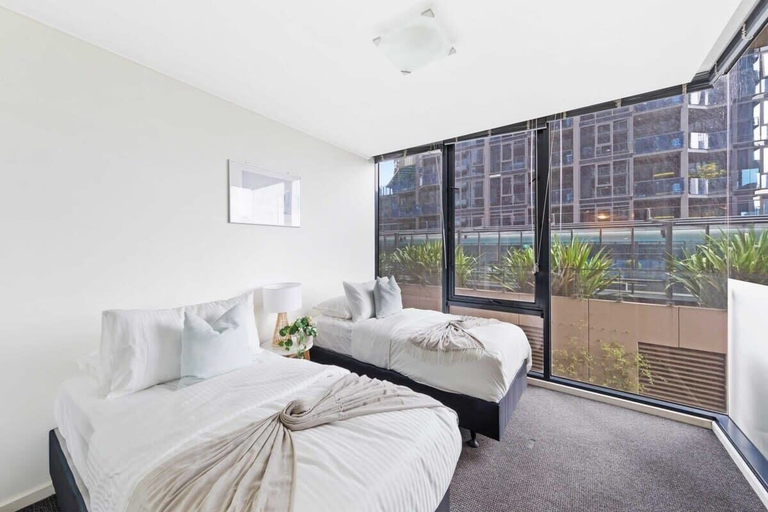 Interior 3, A Large 2BR Apt Near Crown, Sleeps 8, Free Parking, Melbourne