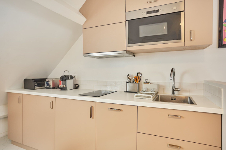 Private kitchen 1, Charming Triplex Le Marais/Beaubourg, Paris
