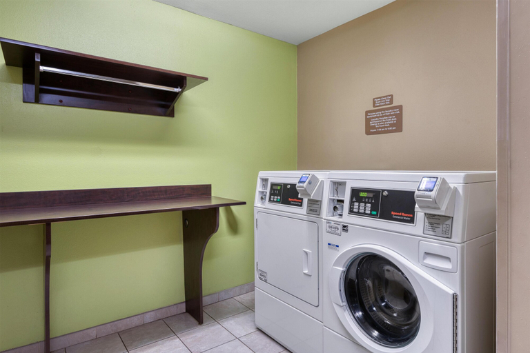 Bathroom 4, SureStay Plus Hotel by Best Western Buckhannon, Upshur