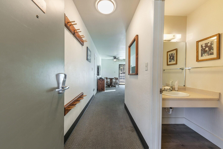 Interior, 135 Bldg C 1 Bedroom Condo, Nevada