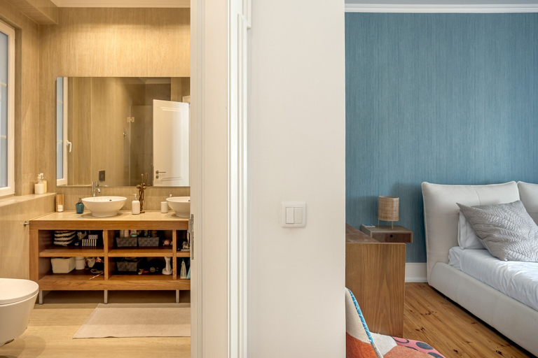 Room 2, Grand Central Apartment by Homing, Lisbon