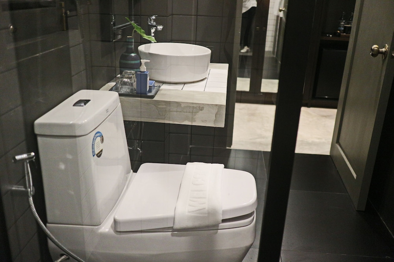 Bathroom 5, Hua Hin Habitat Hotel, Hua Hin