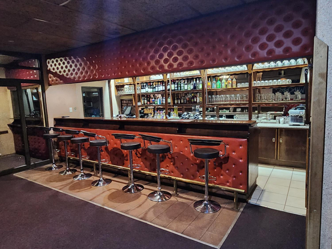 Food & Drinks 5, Postmasburg Inn, Siyanda