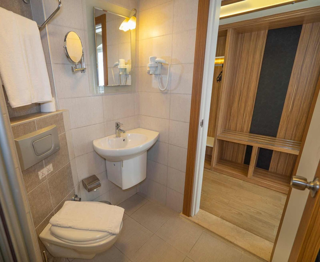 Bathroom 5, Kleopatra Celine, Alanya