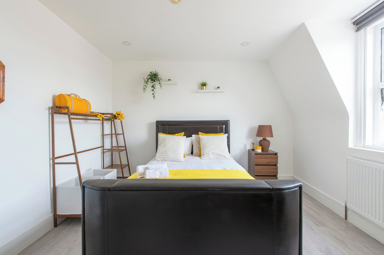 Room 2, Apartment - Stay 6 - Parking - Petsok - Stratford, London