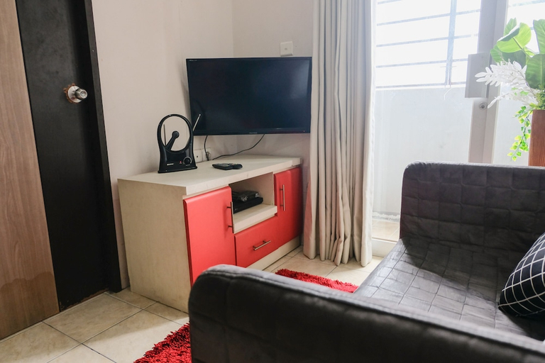 Living Area 4, Homey 2Br Apartment At The Edge Bandung, Cimahi