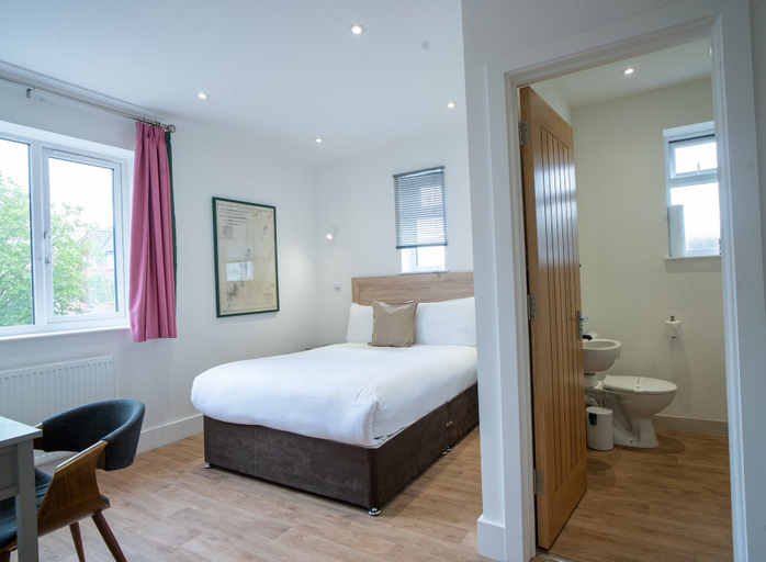 Bedroom 2, County Hotel Chelmsford, Essex