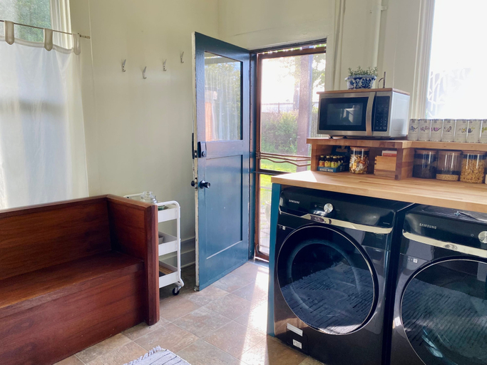 Room 5, Downstairs Thevictorian Downtown and Dog-friendly, Whatcom