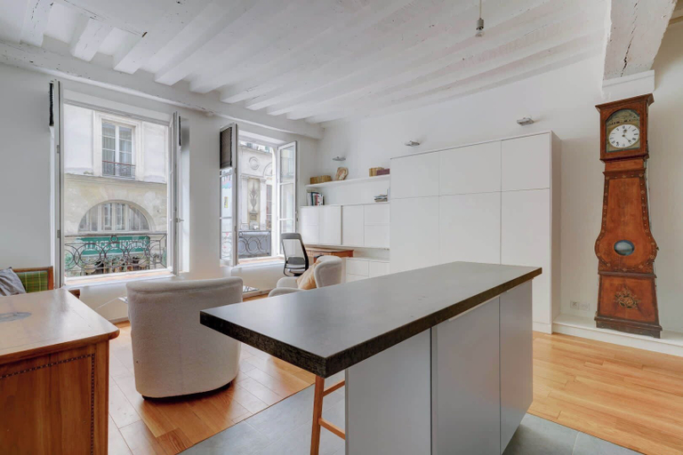 Room 2, Honore Nest - Elegant 1BR Unit in Saint-honore District, Paris
