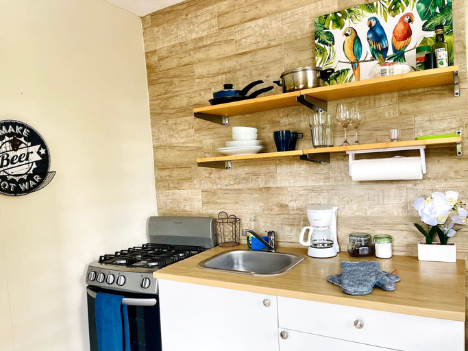 Room 2, Rainforesthouse1-bl in Ceiba