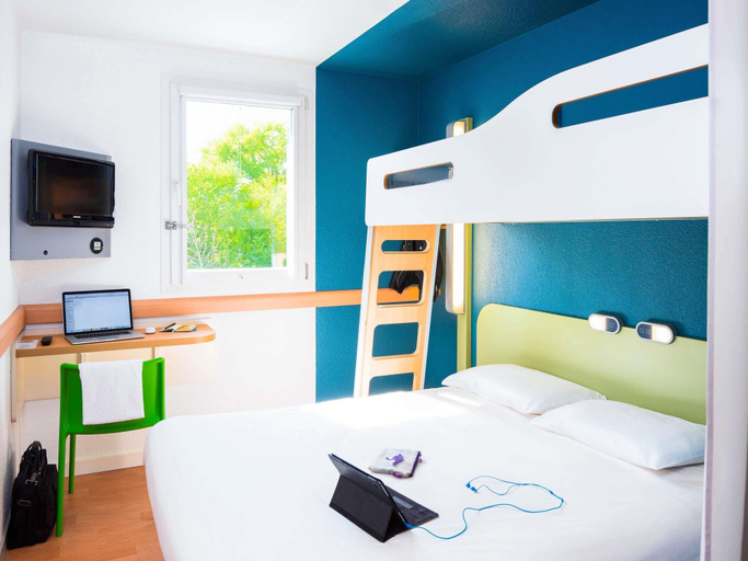 Bedroom 3, ibis budget Rennes Route de Saint Malo, Ille-et-Vilaine