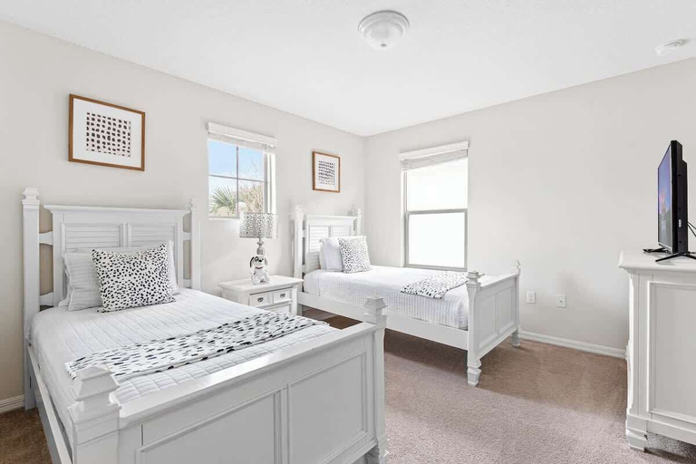 Bedroom 2, Pet Friendly Amazing 5 BR Sleeps 10, Osceola