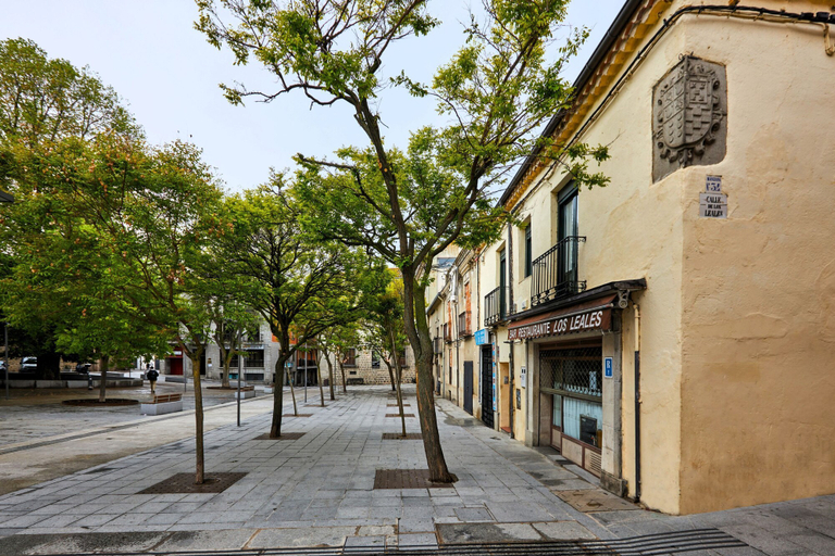Room 4, AV Plaza Italia in Vila, Ávila