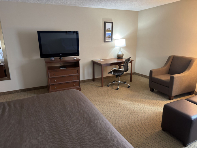 Others 4, Wingate by Wyndham Utica, Macomb