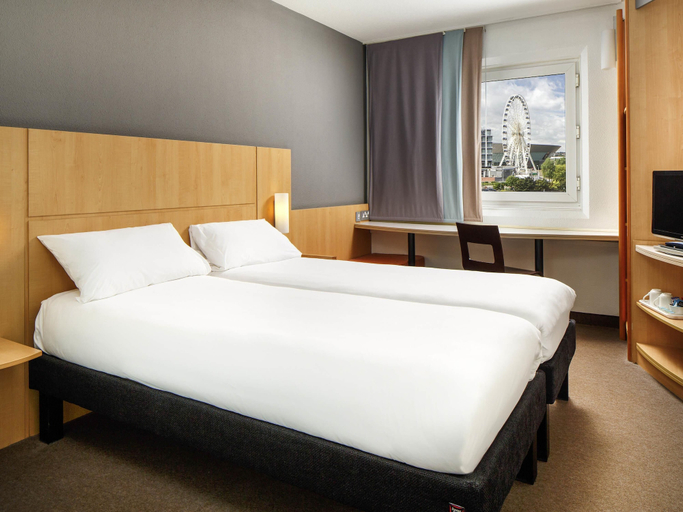 Bedroom 4, ibis London Thurrock M25, Thurrock