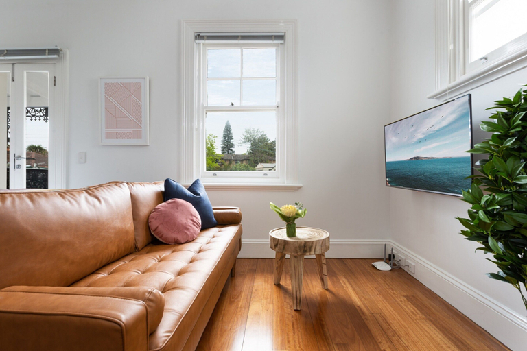 Living room 5, Explore Sydney Staying in Perfect Located Studio, Sydney