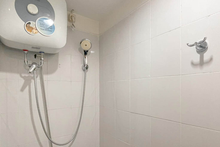Bathroom 5, Best Choice Studio Room at Apartment Sentraland Medan By Travelio, Medan