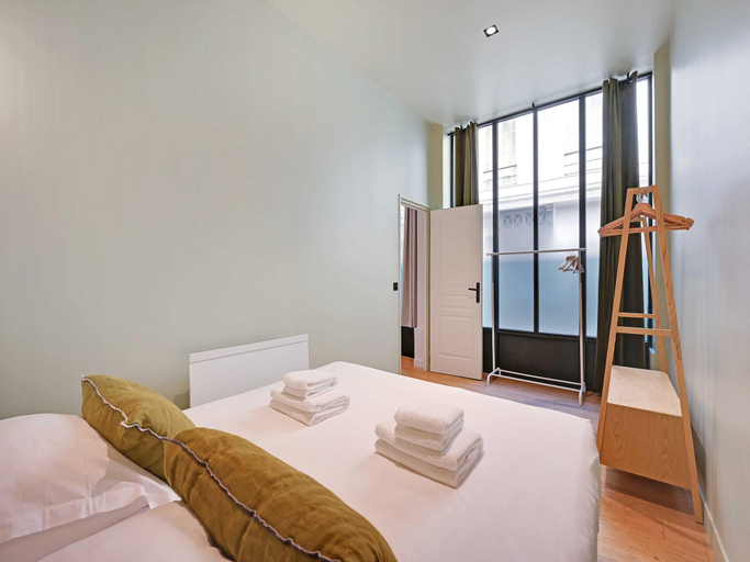 Bedroom 1, Haven of peace near the Palais de Garnier, Paris