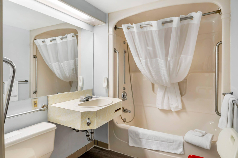 Bathroom 5, Rodeway Inn, Saint John