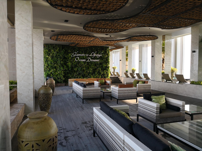 Food & Drinks, The Riviera Wongamat Hong Apartment, Pattaya