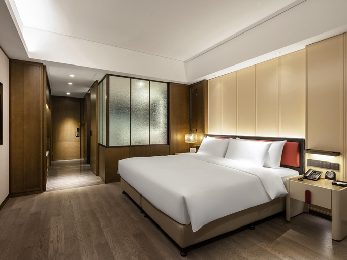 Bedroom 3, Swissotel Shenyang, Shenyang