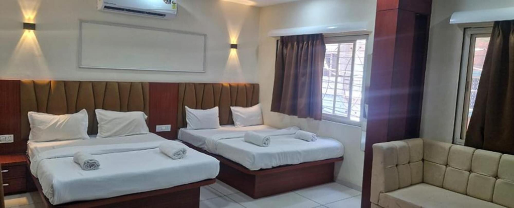 Room 2, Fabhotel Ripon Palace, Ujjain