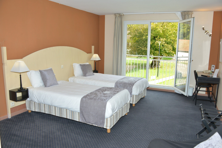 Bedroom 2, Best Western Golf d'Albon, Drôme
