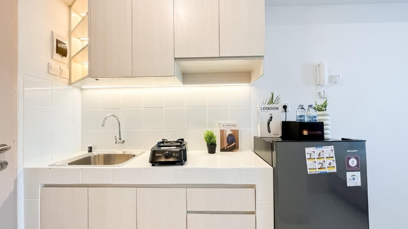 Others 2, Cozy and Simple Look Studio at Tokyo Riverside PIK 2 Apartment By Travelio, Tangerang