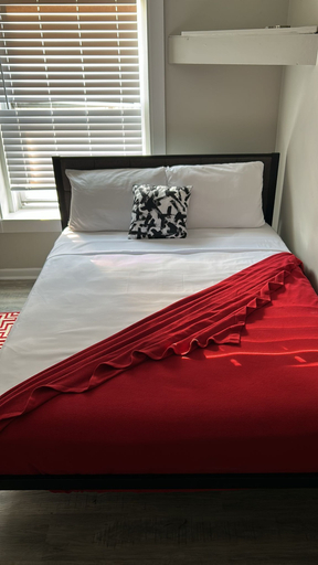 Room 4, Grand House, Cook