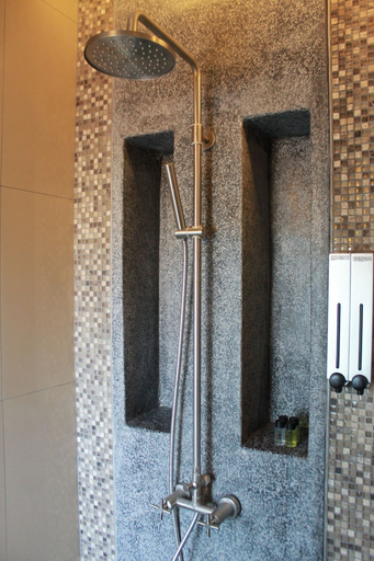 Bathroom 4, De Lanna Hotel, Muang Chiang Mai