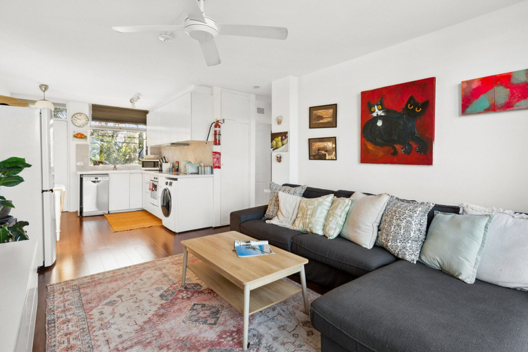 Living area 3, Treetop Retreat Five Minute Stroll To The Beach, Sydney