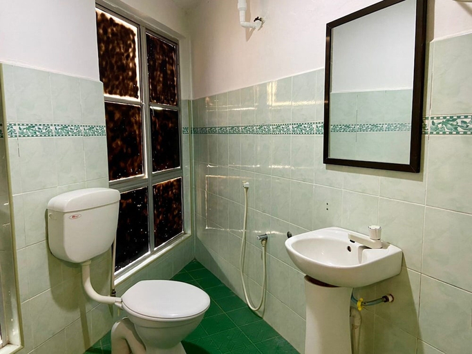 Bathroom 3, Hotel AI Umar, Malacca City