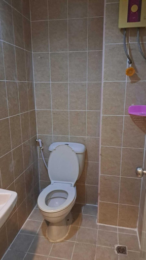 Bathroom, Om Inn, Wattana