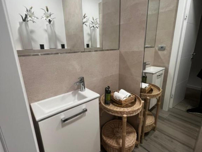 Bathroom 4, LuxArt City Spa Gallery Residence Krk- Duplex Apartment, Krk