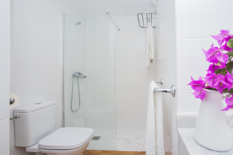 Bathroom 4, Los Tulipanes, Las Palmas