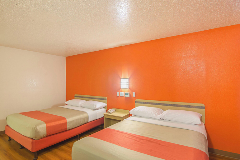 Bedroom 3, Motel 6 Portsmouth, VA, Portsmouth