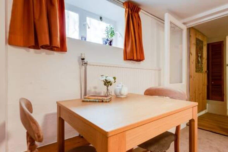 Room 5, Basement Studio in Summertown With Kitchenette, Oxfordshire