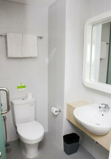 bathroom 4