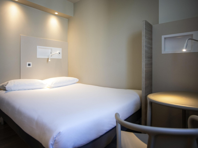 Bedroom 4, ibis Budget Fribourg, La Sarine