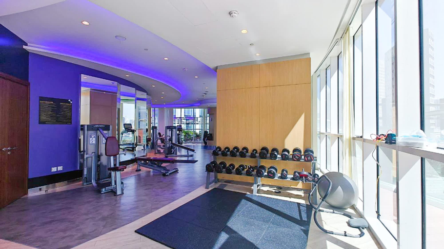 Room 5, Spacious and Modern 3 Bedroom Perfect for Family, Dubai