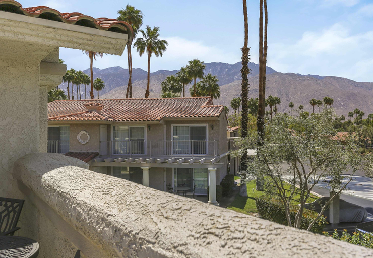 Room 5, Stylish Condo With Panoramic View Community Pool, Riverside