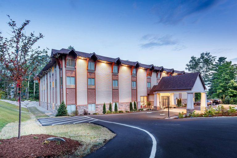 Exterior & Views