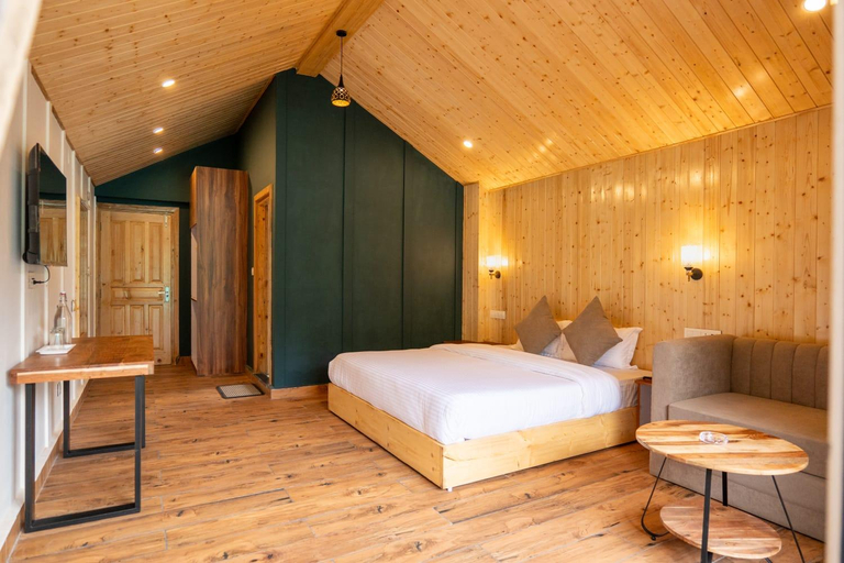 4, Hotel Patalsu, Kullu