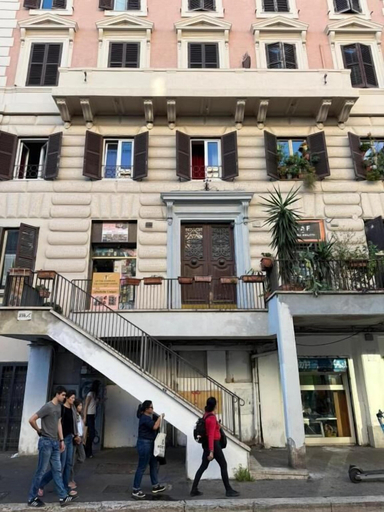 Front of property 2, Rome Jubilee Stays 3, Rome