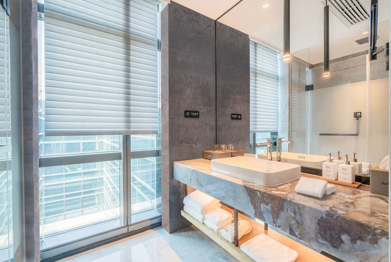 Bathroom 3, Radisson Hotel Beijing Daxing Airport, Beijing