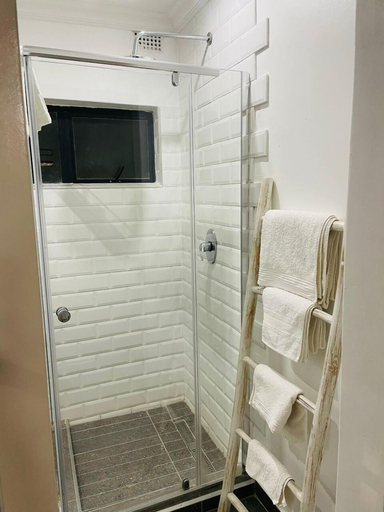Bathroom 4, Canvas Lofts 1 Famona Modern 2-bed - 2310, Bulawayo