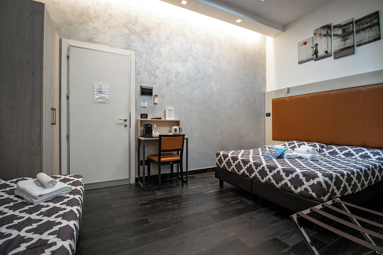 Bedroom 5, Borgo Pio Suites Inn, Rome