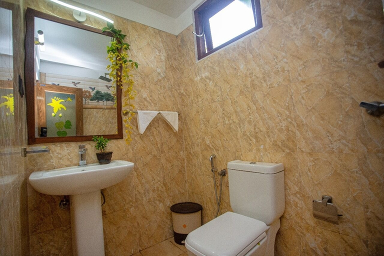 Bathroom 3, Sleeperwood Villa, Habaraduwa