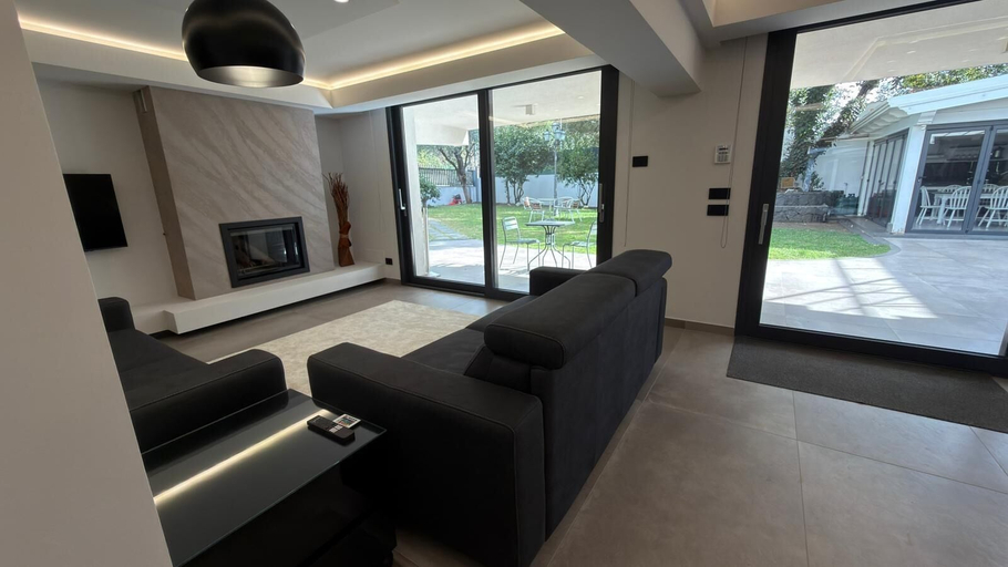 Living area 3, Coco Noir Luxury Villa, Catania